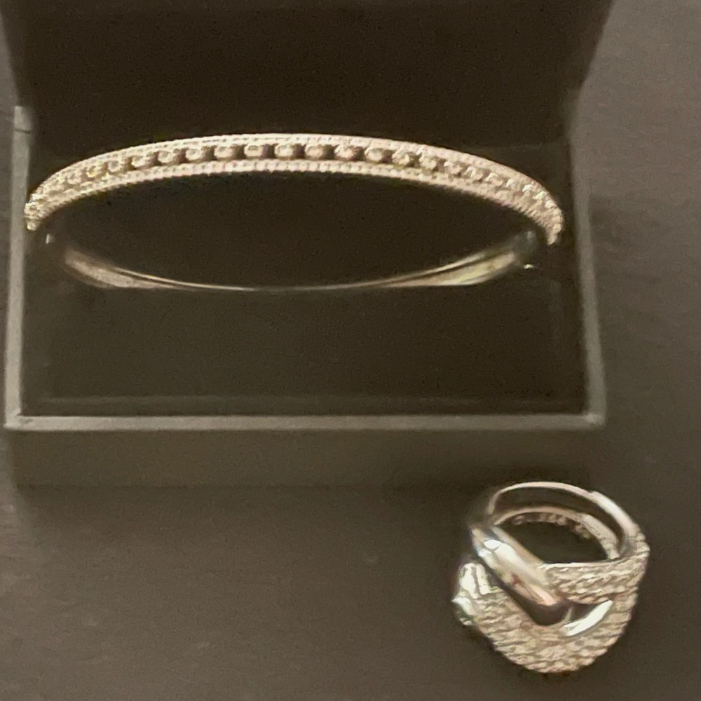 Women’s bracelet